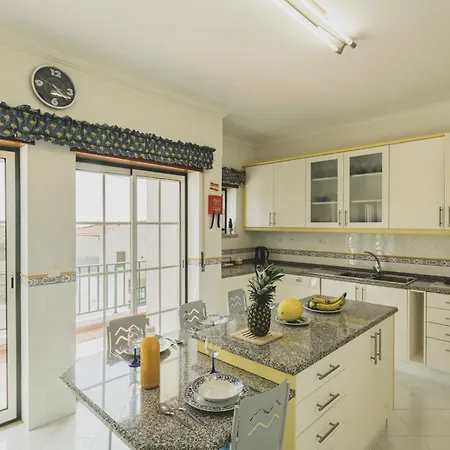 81 - Sea La Vie * Atouguia Da Baleia